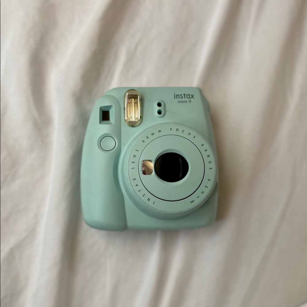 Fujifilm Instax Mini 9 Instant Camera (Ice Blue)